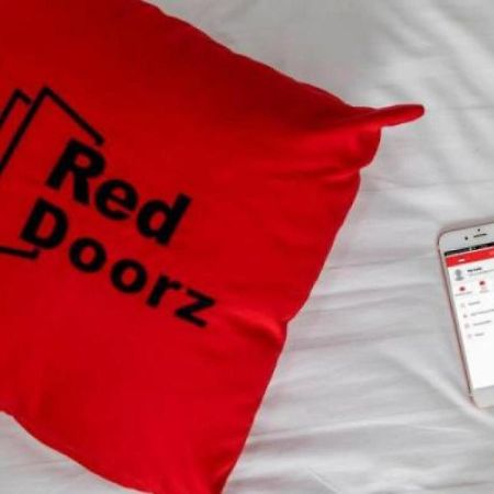 מלון Reddoorz @ Ranotana מנאדו מראה חיצוני תמונה